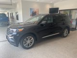 Used 2020 Ford Explorer XLT w/ Equipment Group 202A image 3