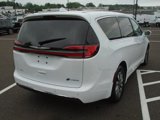 Certified 2022 Chrysler Pacifica Touring-L w/ Uconnect Theater Family Group image 2