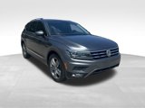 Used 2018 Volkswagen Tiguan SEL Premium image 2