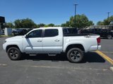 Used 2017 Toyota Tacoma 2WD Double Cab image 2