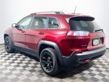 Used 2019 Jeep Cherokee Trailhawk image 6