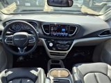 Used 2023 Chrysler Pacifica Touring-L image 3