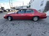 Used 2000 Lincoln Town Car Signature image 3