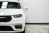 Used 2022 Chrysler Pacifica Touring-L image 4