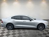 Used 2022 Volvo S60 B5 Momentum w/ Premium Package image 2