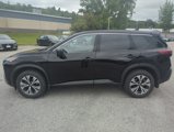 Used 2021 Nissan Rogue SV image 2