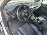 Certified 2025 Porsche Macan image 4