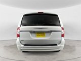 Used 2014 Chrysler Town & Country Touring image 4