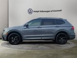 Certified 2024 Volkswagen Tiguan SE R-Line image 2