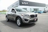 Used 2017 Kia Sorento LX image 2