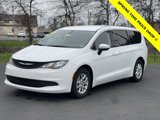 Used 2022 Chrysler Voyager LX image 3