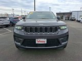 Used 2022 Jeep Grand Cherokee Laredo w/ Luxury Tech Group I image 2