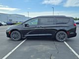 New 2025 Chrysler Pacifica Select image 3