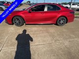 Used 2023 Toyota Camry SE image 3