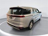 Used 2022 Kia Carnival LX image 6
