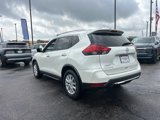 Used 2017 Nissan Rogue SV w/ SV Premium Package image 5