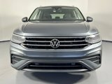 Used 2022 Volkswagen Tiguan SE image 2