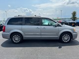 Used 2013 Chrysler Town & Country Touring-L w/ Driver Convenience Group image 2