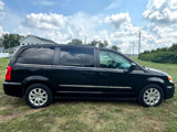 Used 2014 Chrysler Town & Country Touring image 4