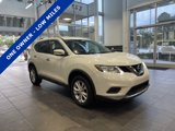 Used 2016 Nissan Rogue SV image 2