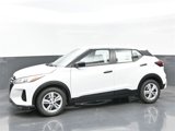 New 2025 Nissan Kicks Play S image 2
