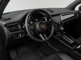 Certified 2024 Porsche Macan image 4