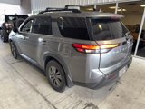 Used 2022 Nissan Pathfinder SV image 5