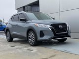 Used 2023 Nissan Kicks SV image 2