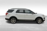 Used 2017 Ford Explorer XLT w/ Equipment Group 202A image 3