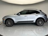 Certified 2024 Porsche Macan image 2
