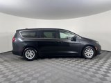 Used 2022 Chrysler Voyager LX image 2