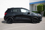 Used 2022 Chevrolet Trax LT w/ Midnight Edition image 3