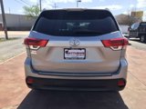 Used 2018 Toyota Highlander LE image 4