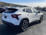 New 2025 Chevrolet Trax RS w/ Sunroof Package image 3