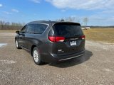 Used 2020 Chrysler Pacifica Touring-L image 3