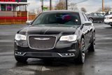 Used 2017 Chrysler 300 C Platinum image 4