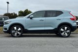 Used 2019 Volvo XC40 T5 Momentum image 2