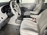 Used 2014 Toyota Sienna LE image 3