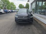 Used 2022 Volkswagen Tiguan SE image 2
