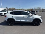 Used 2022 Volkswagen Taos SE w/ Panoramic Sunroof Package image 4