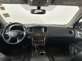 Used 2018 Nissan Pathfinder Platinum image 3