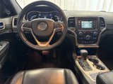 Used 2017 Jeep Grand Cherokee Limited image 2