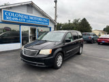 Used 2015 Chrysler Town & Country Touring image 2