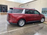 Used 2022 Kia Carnival LX image 2
