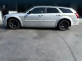 Used 2005 Dodge Magnum SE image 2