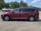 Used 2018 Chrysler Pacifica Touring-L Plus image 2