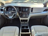 Used 2016 Toyota Sienna LE image 3
