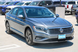 Used 2019 Volkswagen Jetta SEL Premium image 3