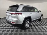 Used 2022 Jeep Grand Cherokee Laredo w/ Luxury Tech Group I image 4