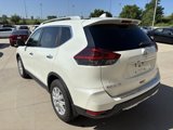Used 2018 Nissan Rogue SV image 4